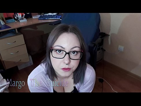 ❤️ Suíonn Cailín Sexy le Gloiní Dildo go domhain ar an gCeamara ❤️ Porn linn ❌❤